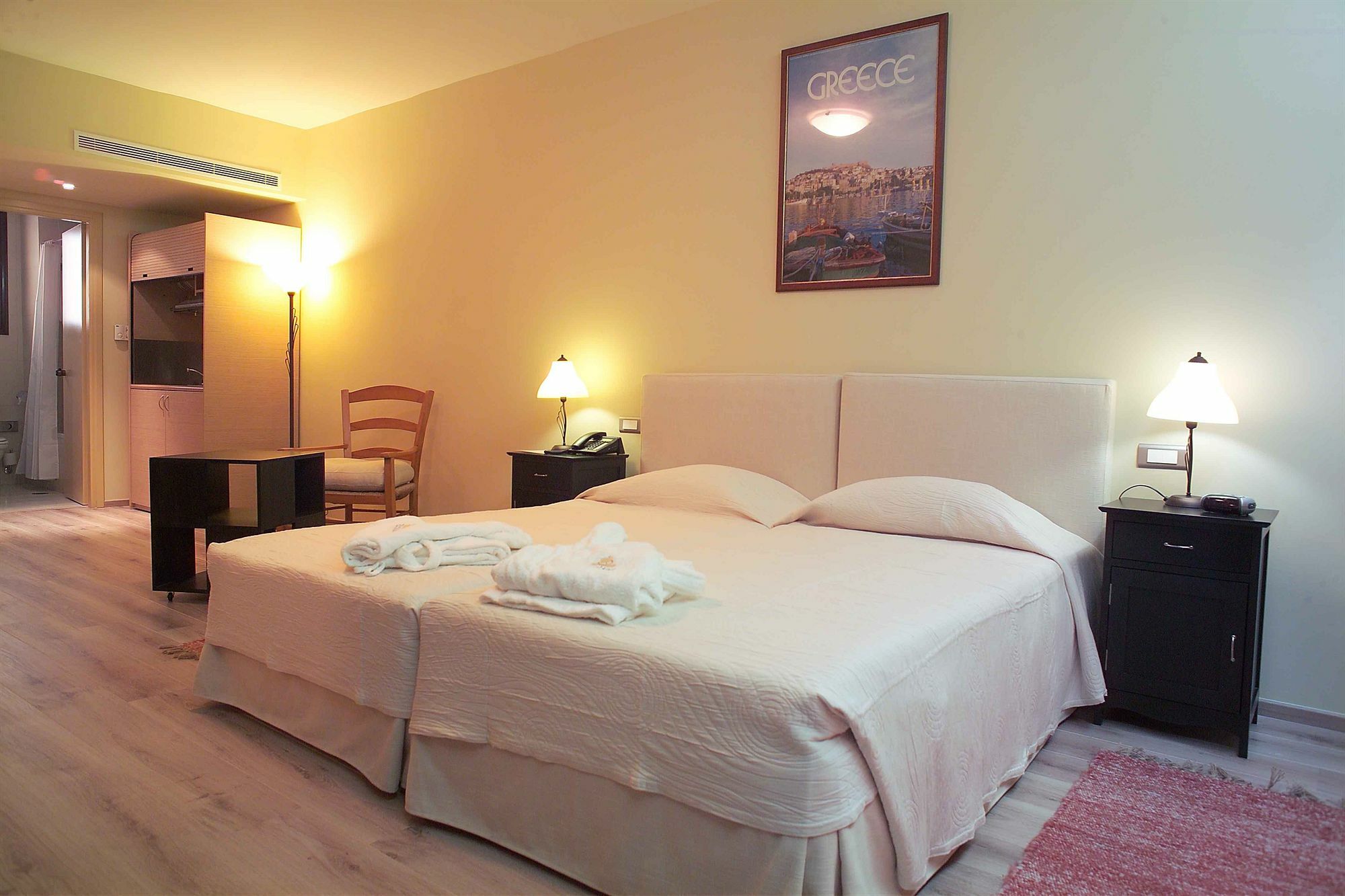 Efplias Hotel Apartments Pireus Pokoj fotografie